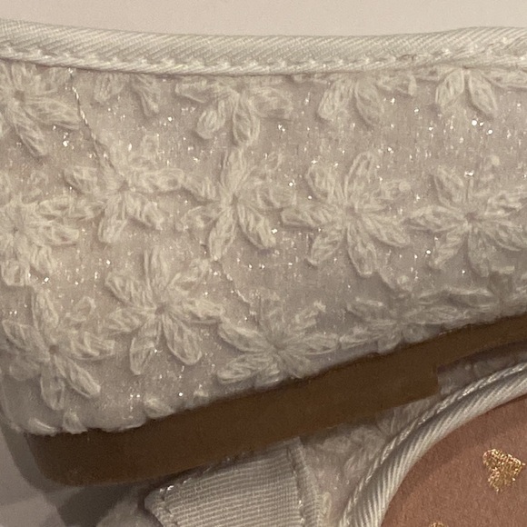 White sparkly toddler girls size 13 dress shoes nwt bow flowers - Picture 11 of 12